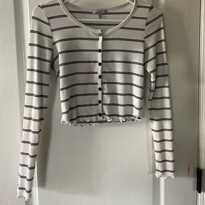 White and black stripped long sleeve crop top